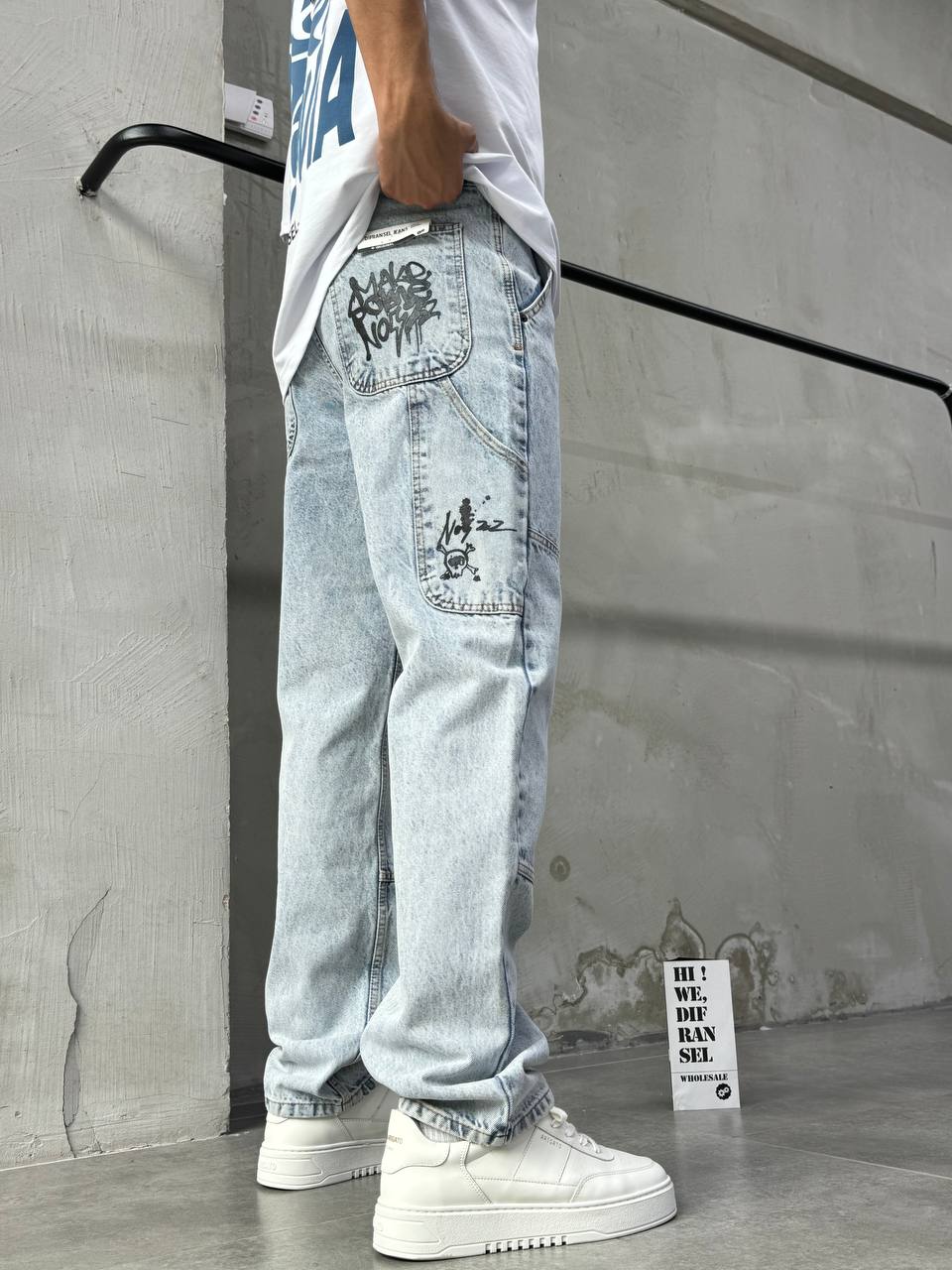 LIGHT BLUE WASHED BAGGY JEAN