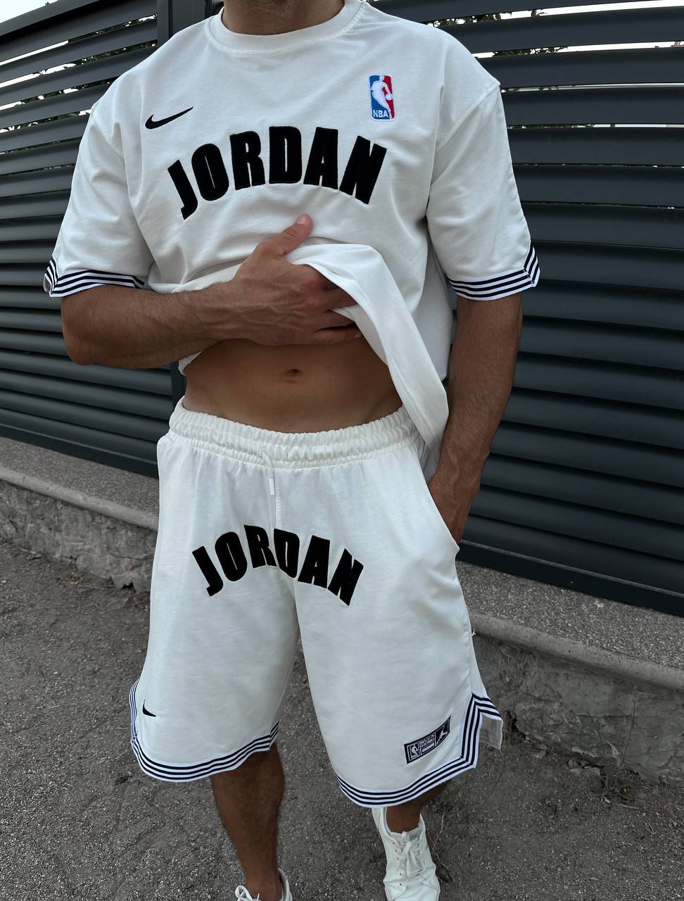 -White oversized Ensemble Jordan