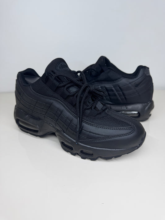 AIR MAX 95 TRIPLE BLACK