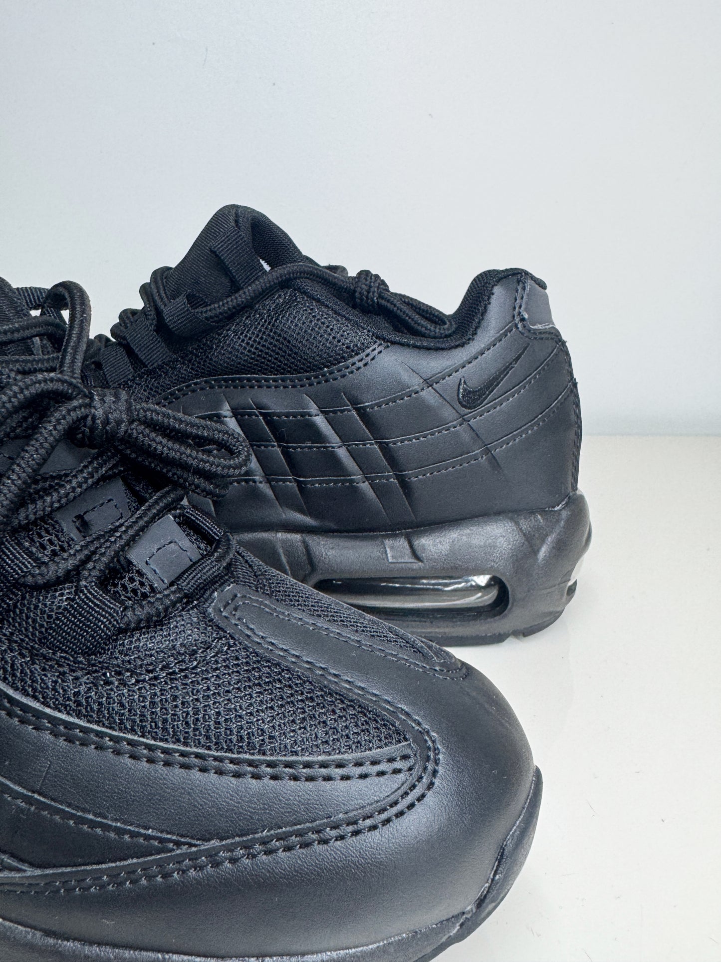 AIR MAX 95 TRIPLE BLACK