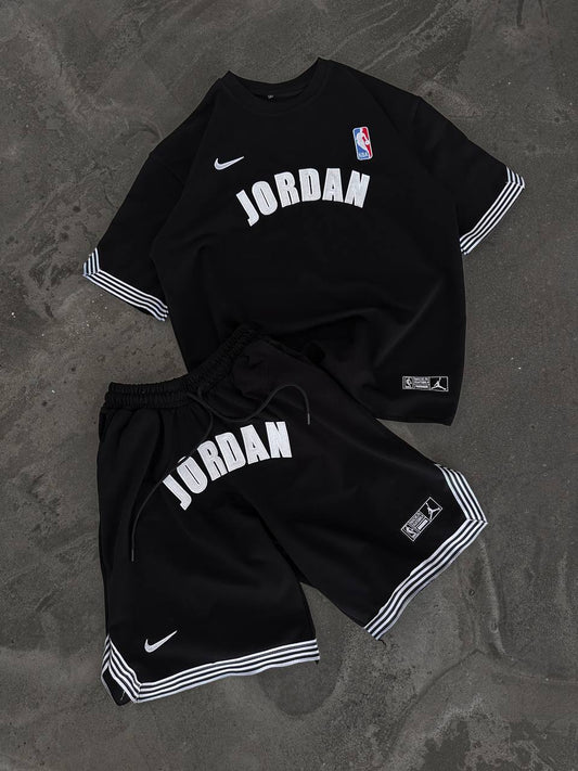 -Black Oversized ensemble Jordan