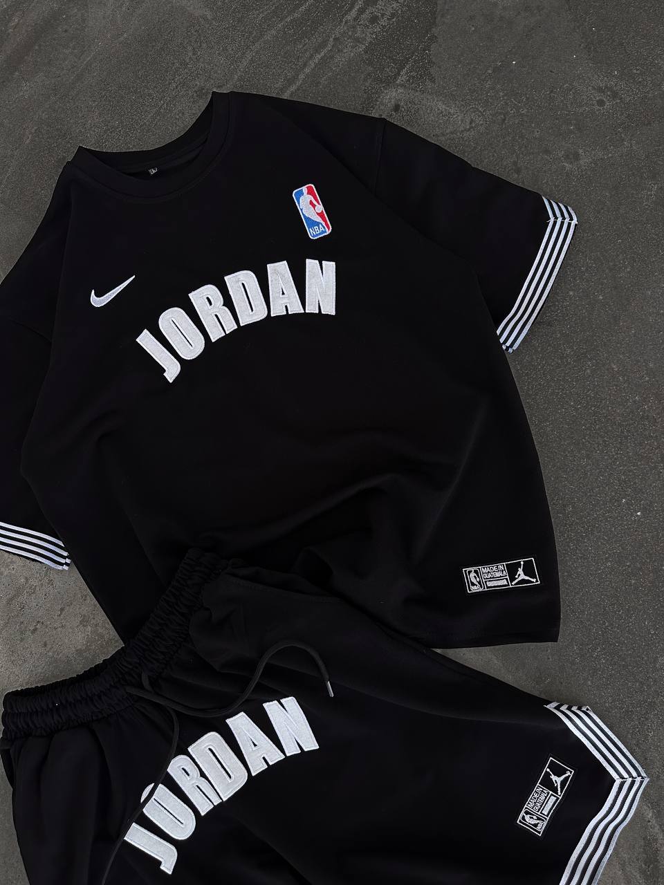 -Black Oversized ensemble Jordan